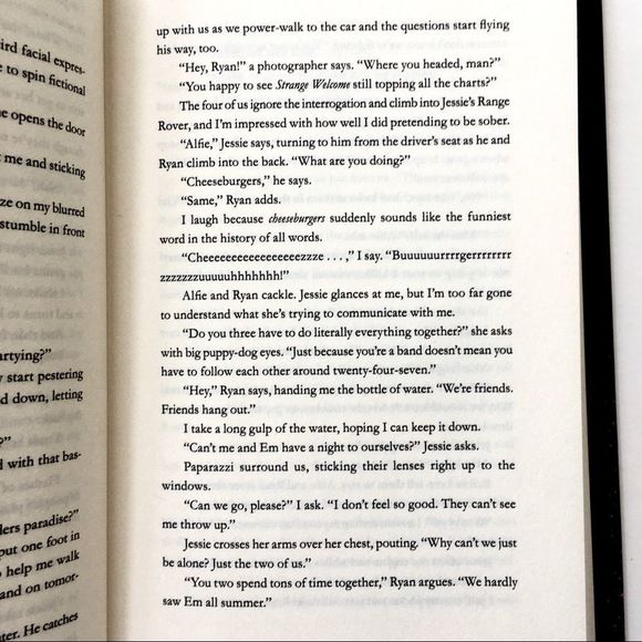 BOOK, Hardcover, The Bright Sides by Jen Wilde New - Picture 10 of 14